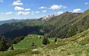 34 Vista sulla Baita Arletto e la valle per il Passo S. Marco